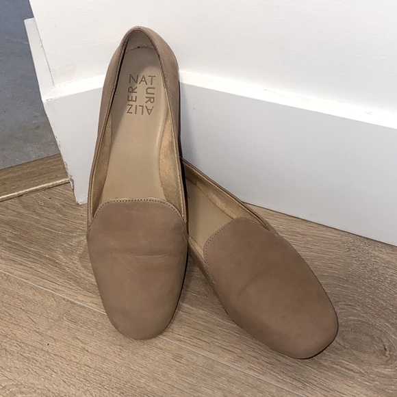 Naturalizer Beige Flats/Loafers w7.5 - Picture 1 of 5